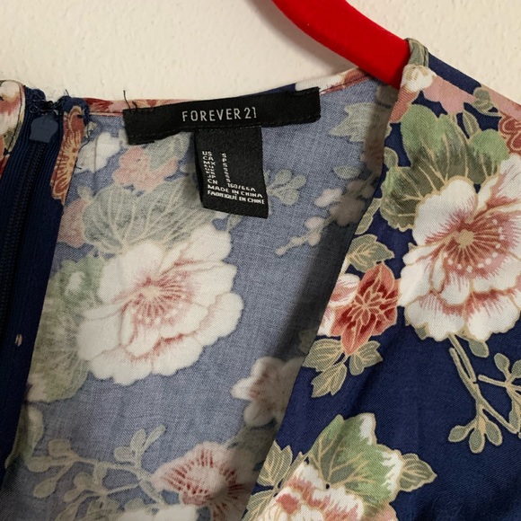 Forever 21 cutout floral romper - Picture 4 of 6